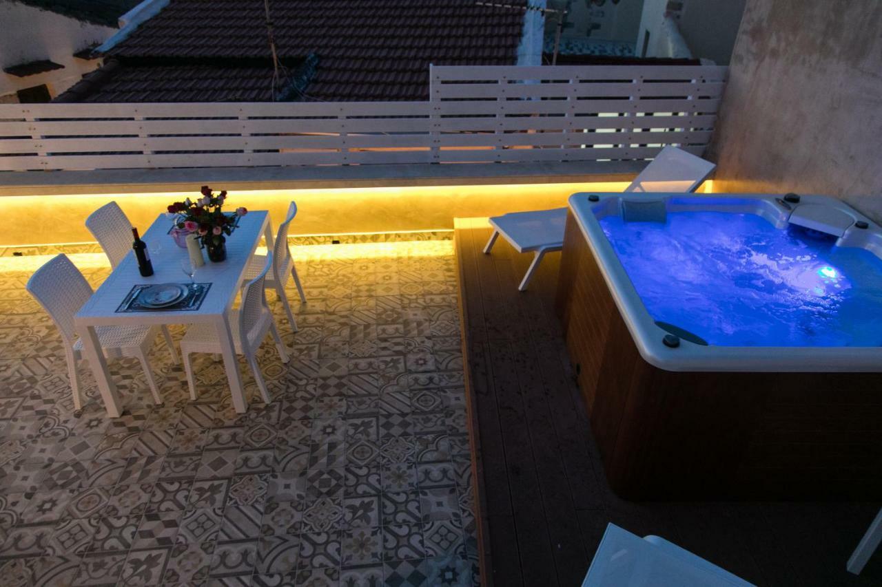 העיירה רתימנו Jacuzzi Suite In The Heart Of Oldtown מראה חיצוני תמונה