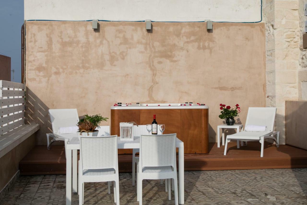 העיירה רתימנו Jacuzzi Suite In The Heart Of Oldtown מראה חיצוני תמונה